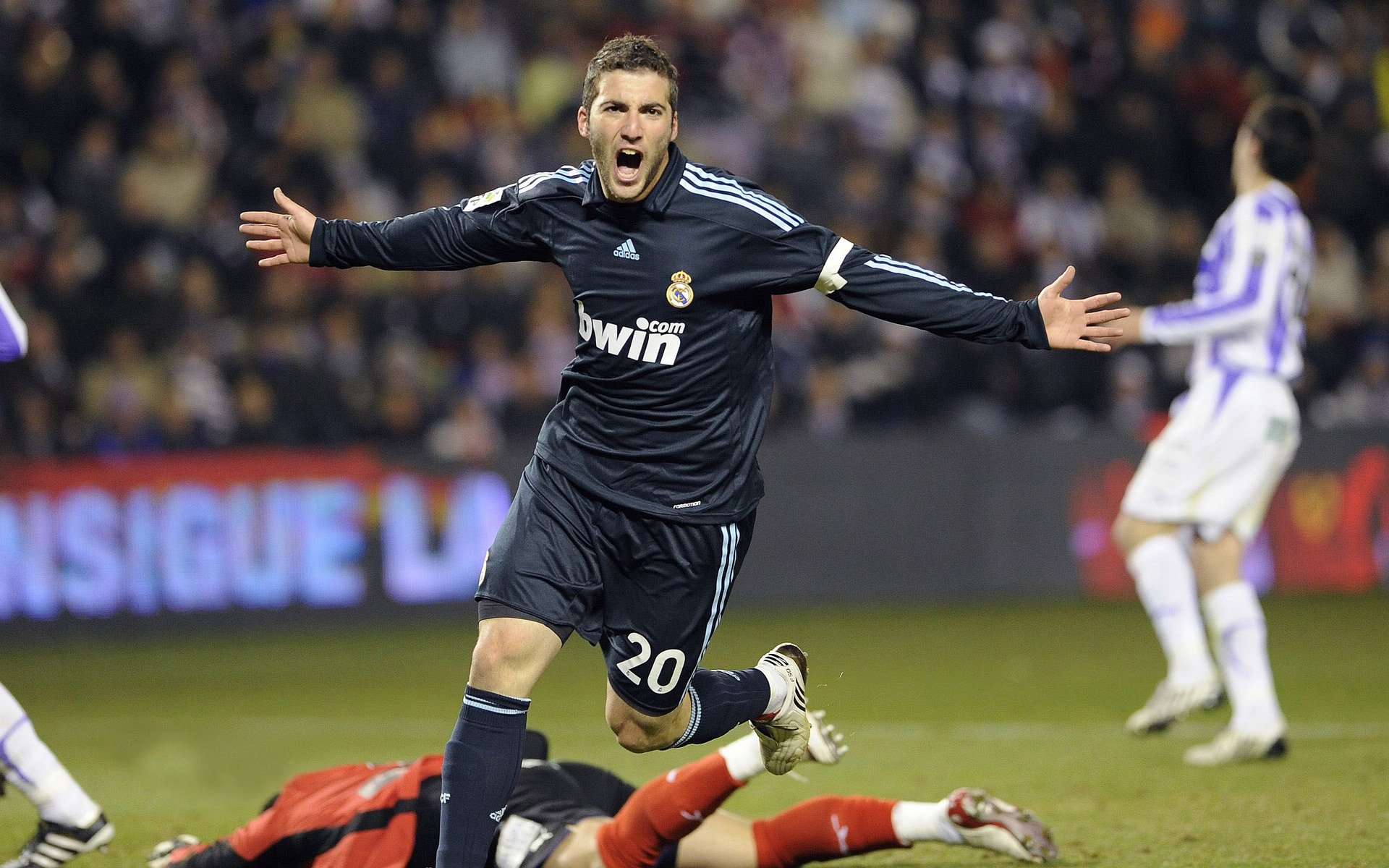 德布劳内赛事官方发布精彩发挥新规，G2争议不断！